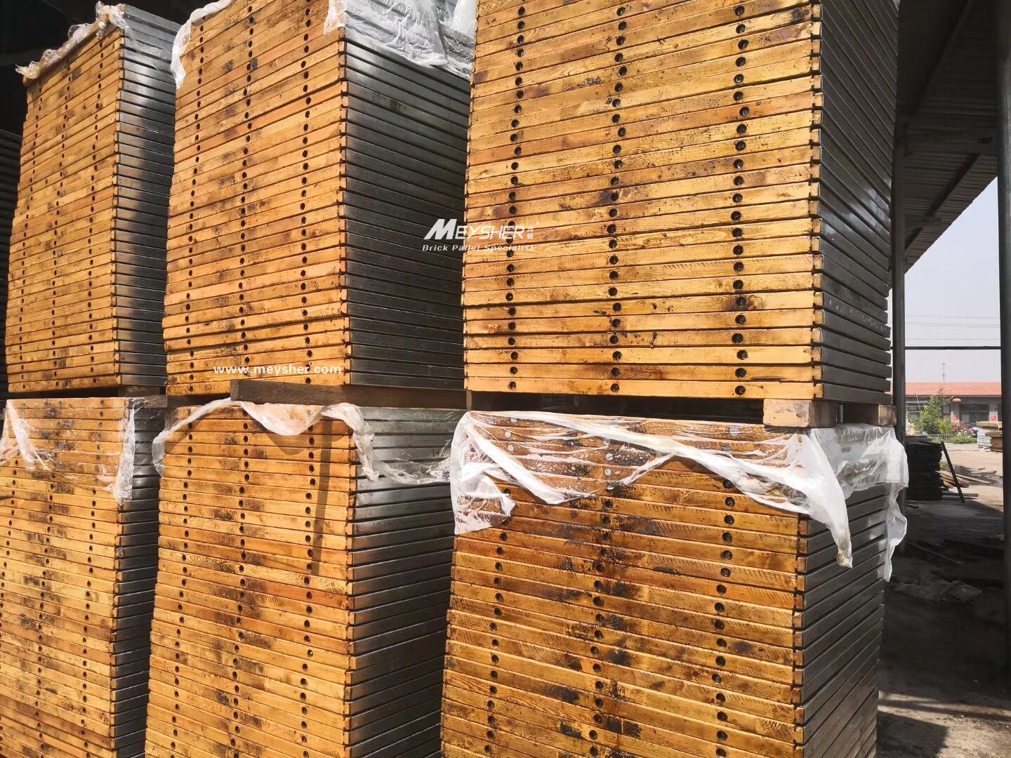 Solid Wood Pallet PALLETS GMT pallet,GMT plastic